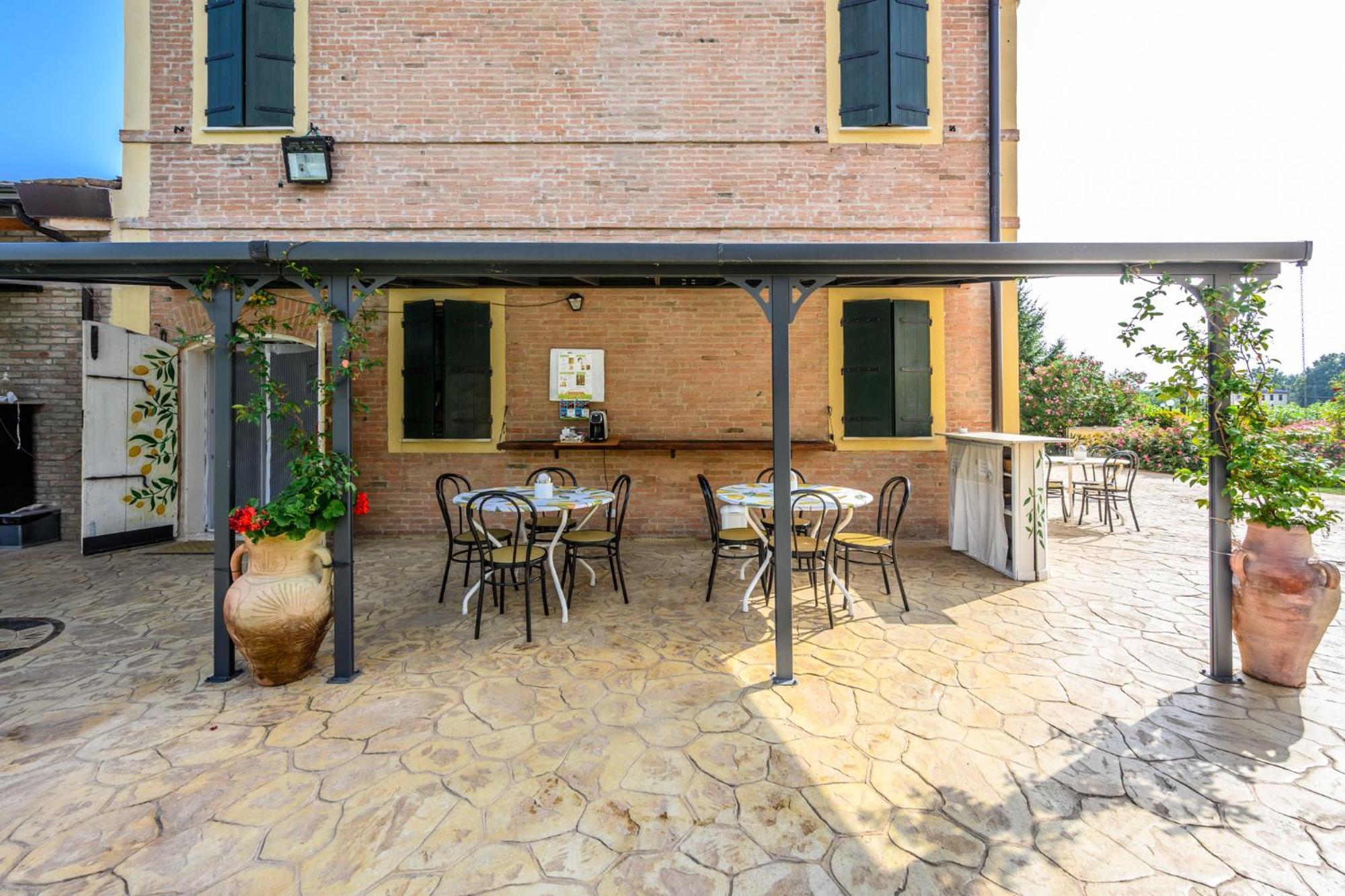 La Casa Di Valeria - Modena Bed & Breakfast Luaran gambar